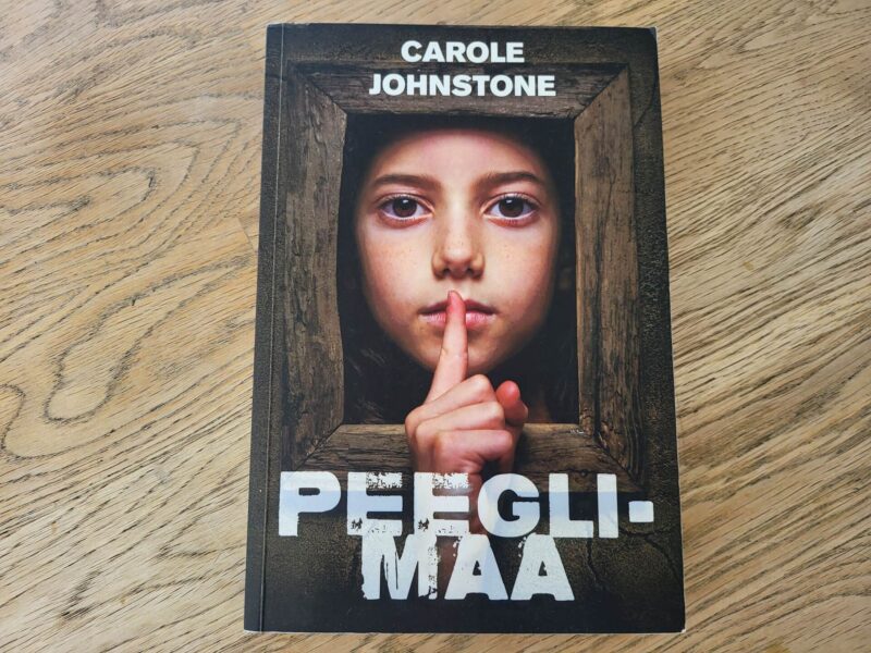 100328022 Peeglimaa . Carole Johnstone