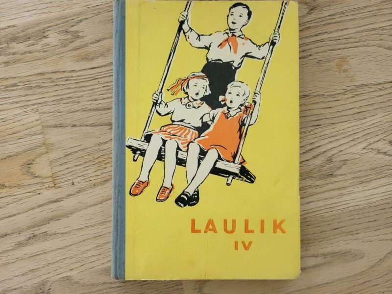 100676786 Laulik IV . 1964