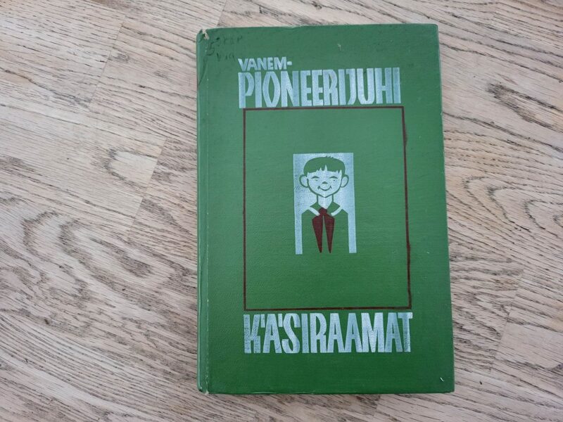 100979179 Vanempioneerijuhi käsiraamat II