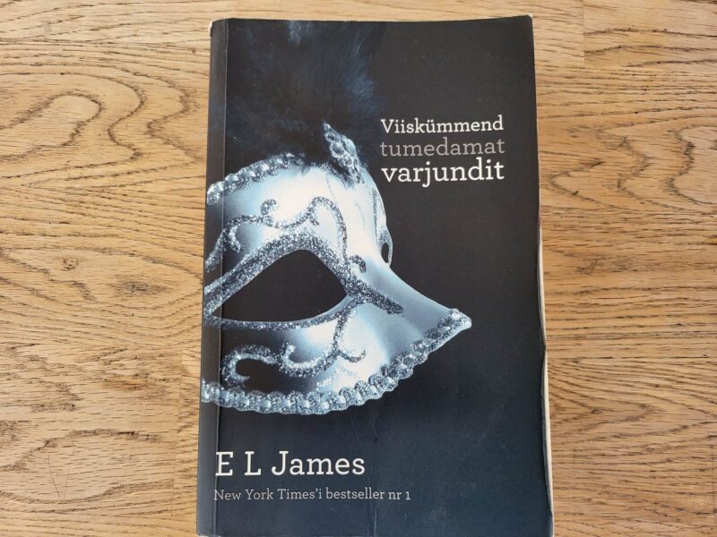 101176202 Viiskümmend tumedamat varjundit . E. L. James