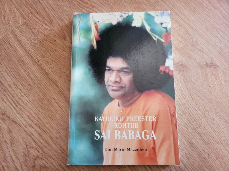 101310779 Katoliku preester kohtub Sai Babaga