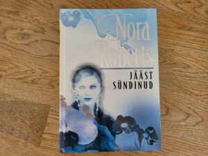 Jääst sündinud . Nora Roberts