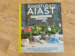 Kingitused aiast . Debora Robertson