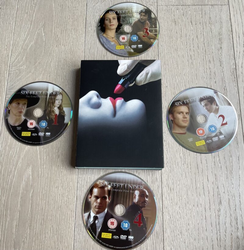 103459115 Six Feet Under The Complete First Series 4 Disc