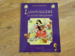 Lumivalgeke ja seitse pöialpoissi