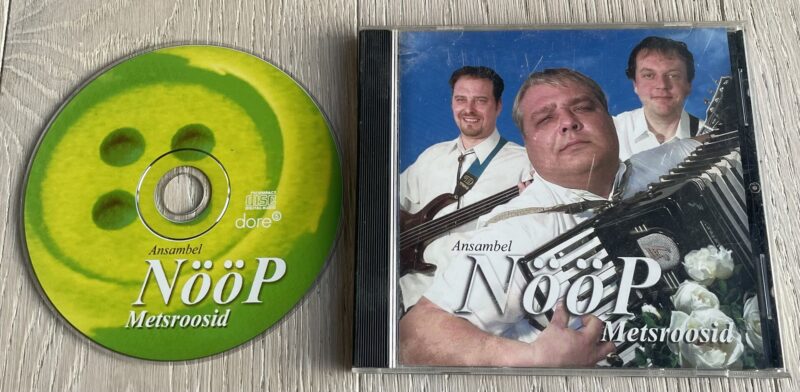 Ansambel Nööp Metsroosid