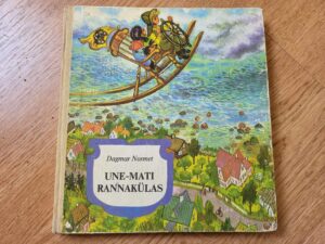 Une-Mati rannakülas . Dagmar Normet