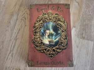 Liesl & Po . Lauren Oliver