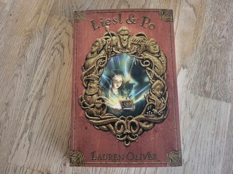 104241372 Liesl & Po . Lauren Oliver