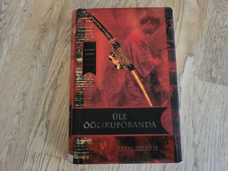 104241589 Üle ööbikupõranda . Otori lood . Lian Hearn