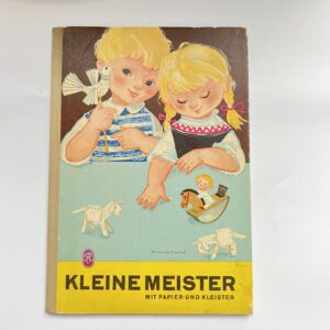 105193015 Kleine Meister mit papier und kleister