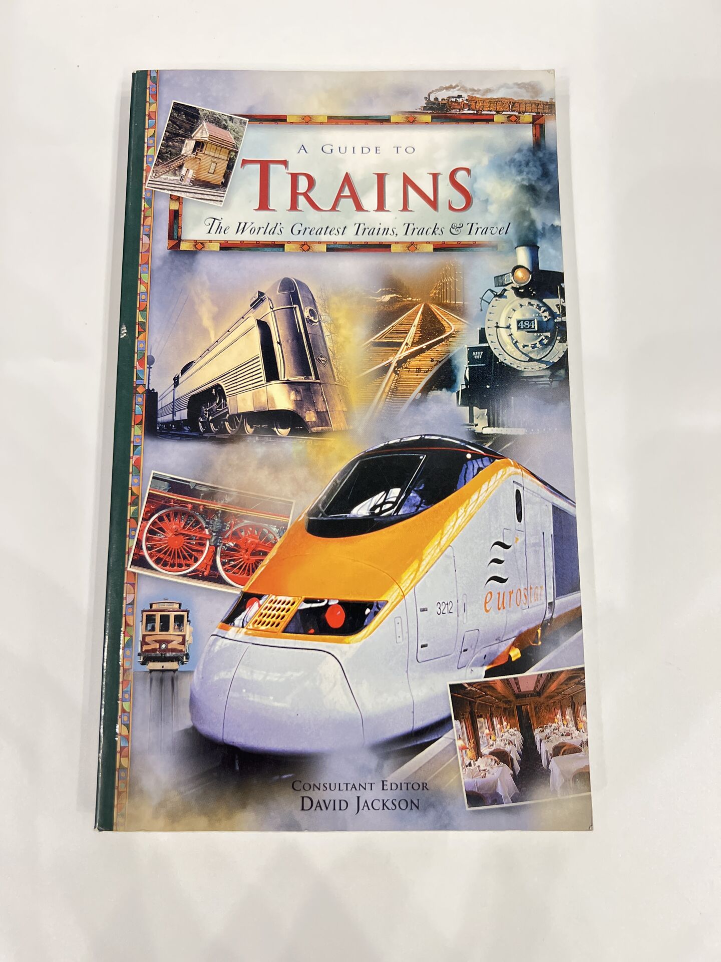 A Guide To TRAINS - Raamatugalerii