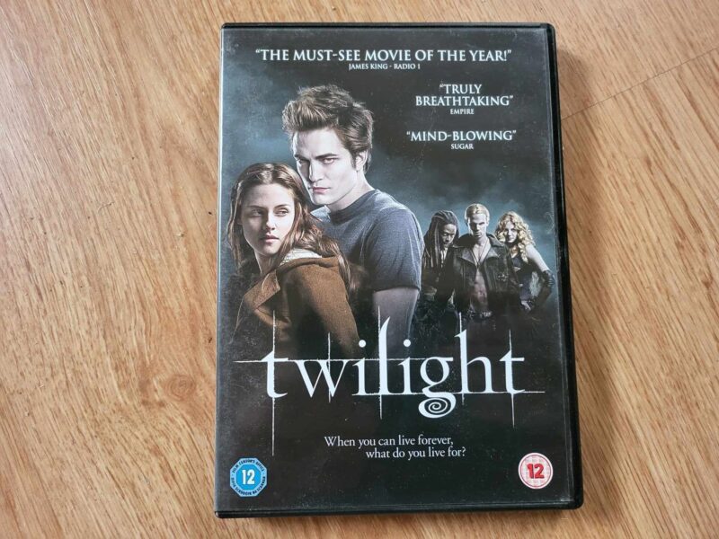 105598043 Twilight . Videviku saaga DVD