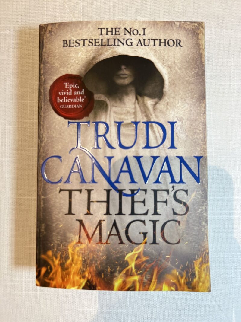 105890753 Trudi Canavan - Thief's Magic