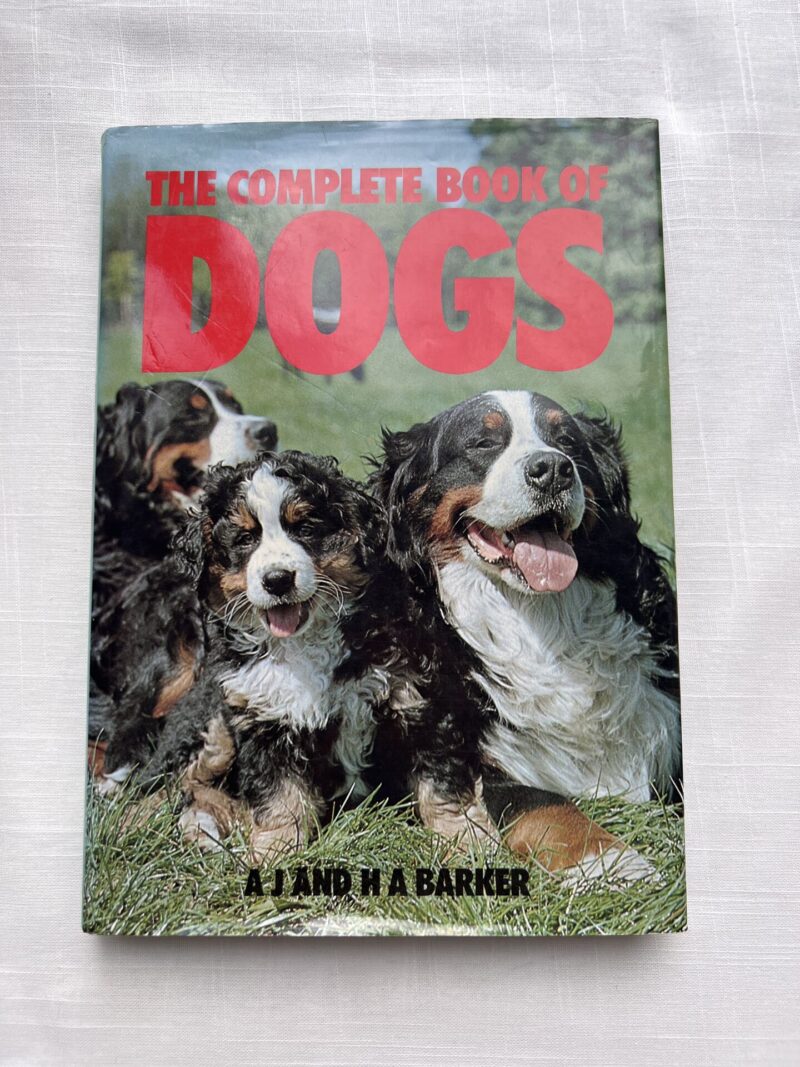 105911584 The Complete Book of Dogs