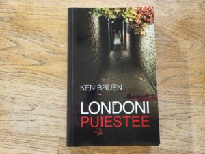 Londoni puiestee . Ken Bruen