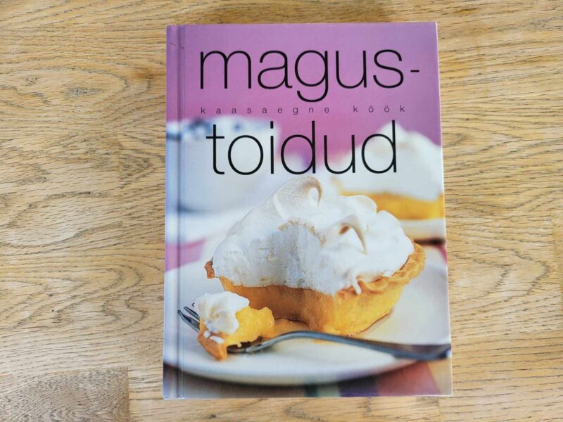 106388120 Magustoidud . Kaasaegne köök