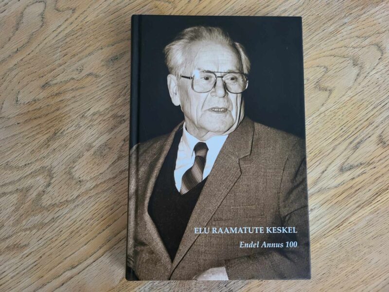 Elu raamatute keskel . Endel Annus