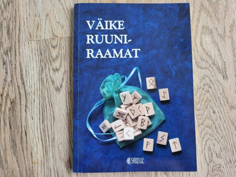 108155585 Väike ruuniraamat