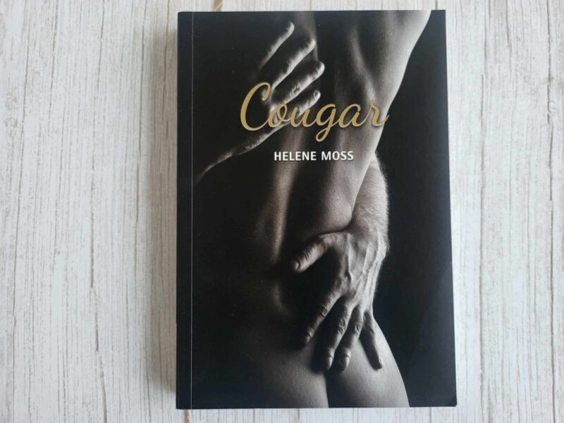 108652038 Cougar - Helene Moss
