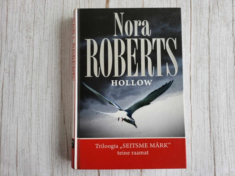 109931041 Hollow . Nora Roberts