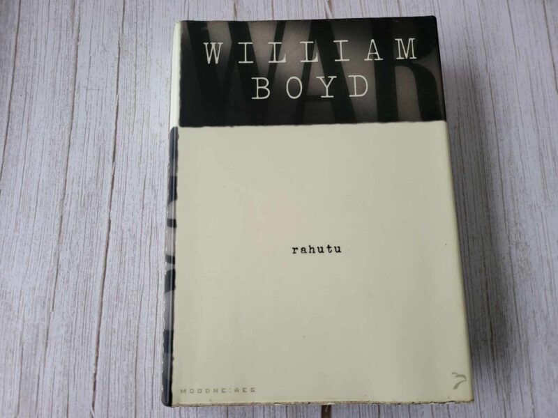 109953411 Rahutu . William Boyd