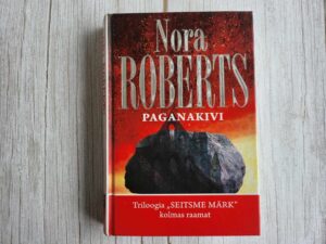 Paganakivi . Nora Roberts