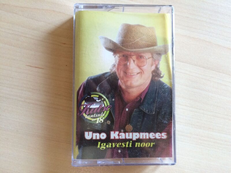 42338210 Kutse Tansule 18 - Uno Kaupmees Helikassett