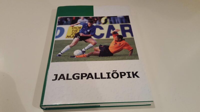 44463864 Jalgpalliõpik
