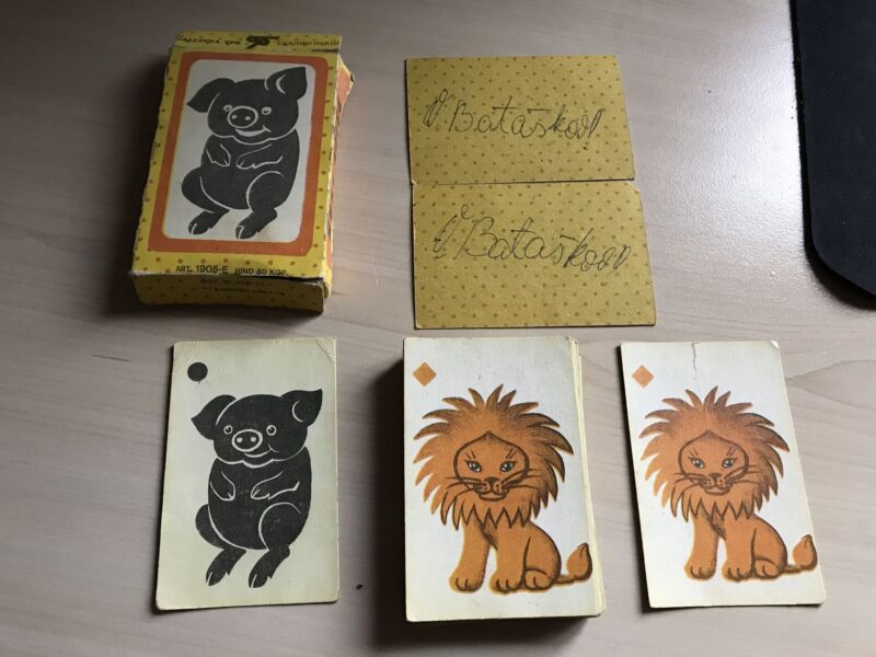 45945252 Must Notsu Mängukaardid Täiskomplekt