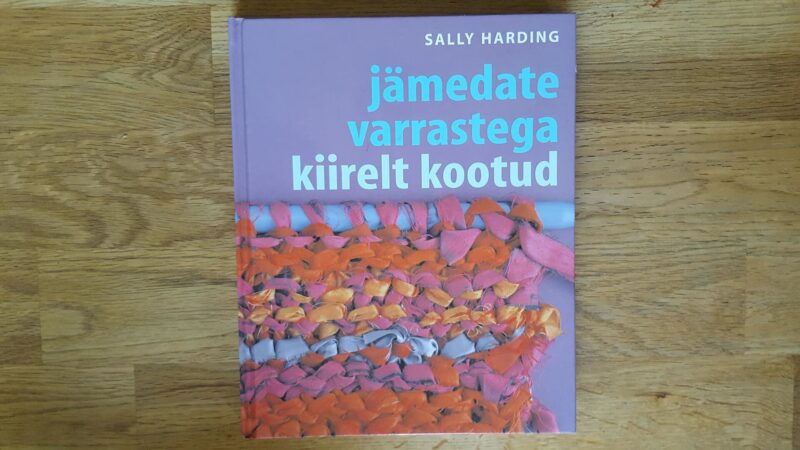 Jämedate varrastega kiirelt kootud . Sally Harding