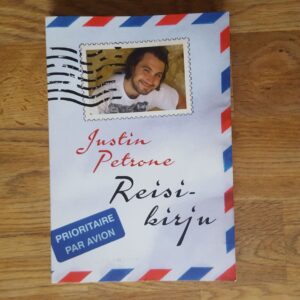 Reisikirju . Justin Petrone