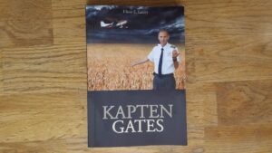 Kapten Gates . Eileen E. Lantry
