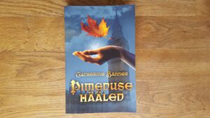 Pimeduse hääled . Catherine Banner