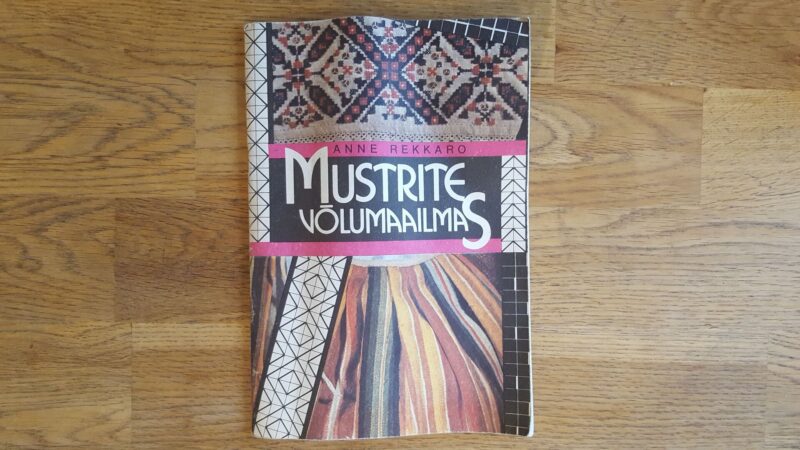 57028105 Mustrite võlumaailmas . Anne Rekkaro