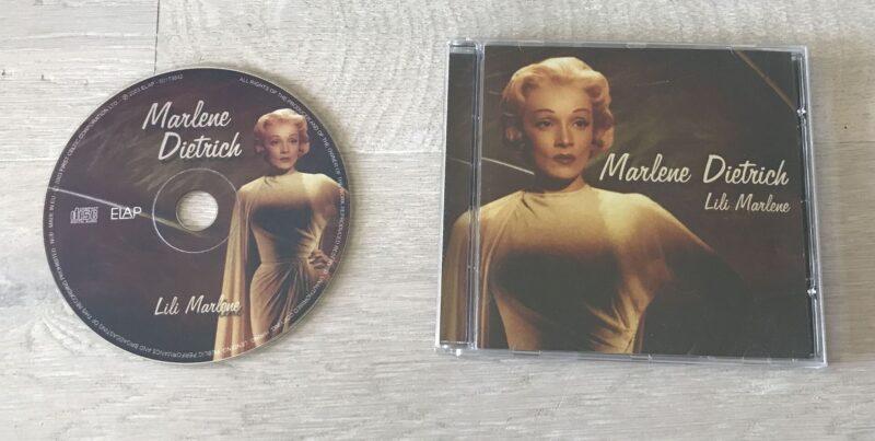 61140315 Marlene Dietrich "Lili Marlene"