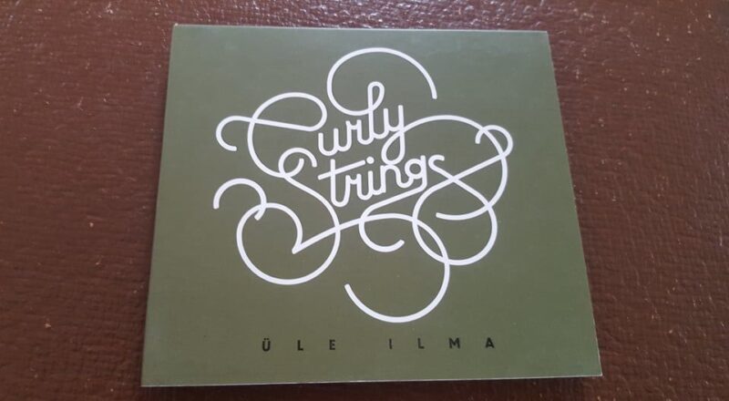 64475904 Curly Strings Üle Ilma CD