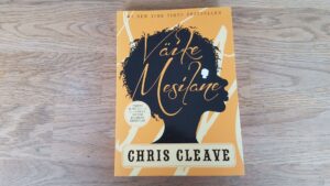 Väike mesilane . Chris Cleave