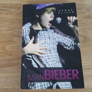 Justin Bieber . Sarah Oliver