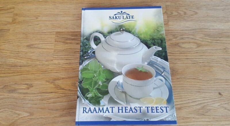 Raamat heas teest