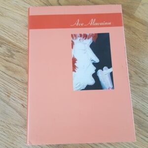 Rong katusel . Ave Alavainu