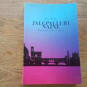 68555225 Jalgpalluri naine . Mari Sinila