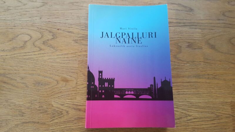 68555225 Jalgpalluri naine . Mari Sinila