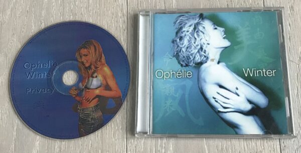 Ophélie Winter Privacy