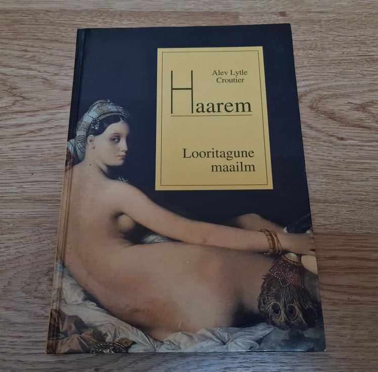 71862019 Haarem . Looritagune maailm . Alev Lytle Croutier