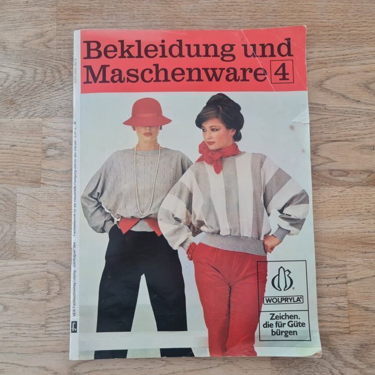 73306887 Mood 1984 . Bekleidung und maschenware