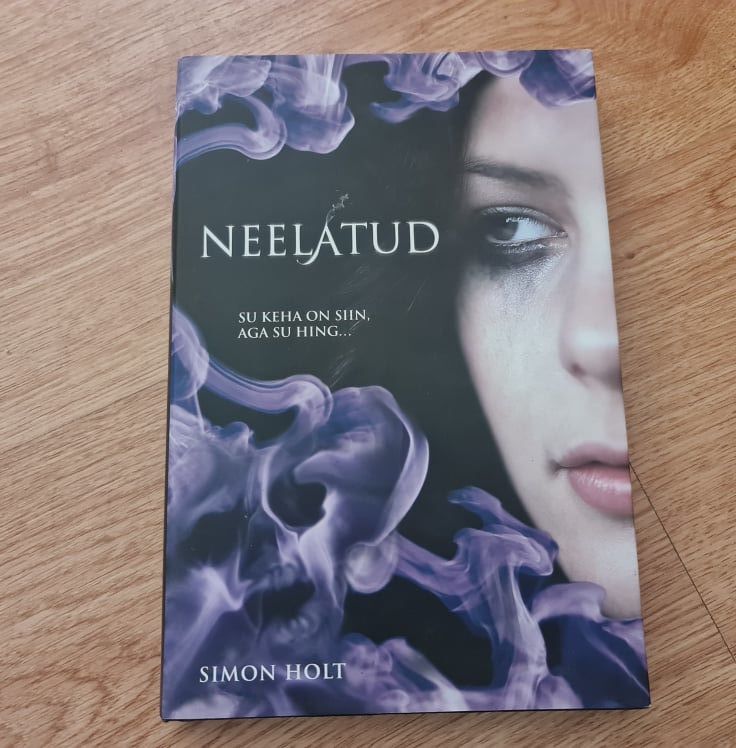 76502766 Neelatud . Simon Holt