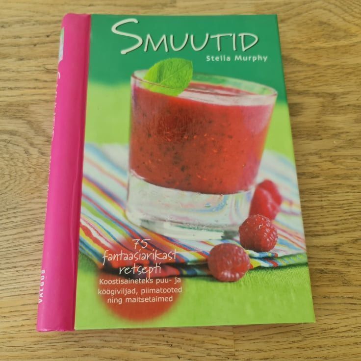 77208638 Smuutid . Stella Murphy