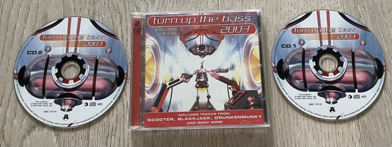 80543287 Turn Up The Bass 2003 Volume 1