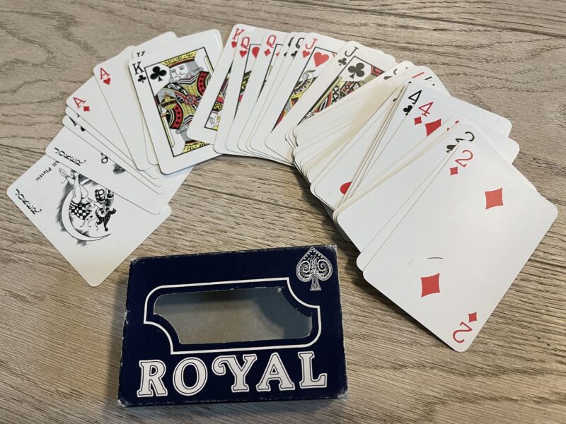 82875641 Royal Mängukaardid